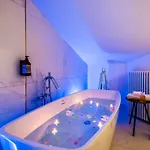 Design Club Collection Apartman Bologna